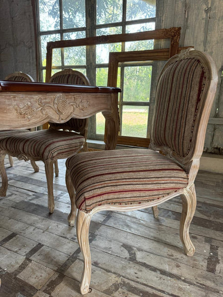 Provençal Dining table with pomogranate and brass ornaments~