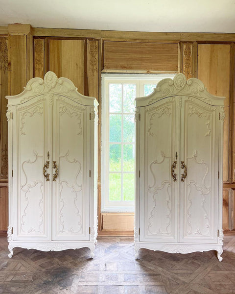 Rococo armoire with Apollo or Hera