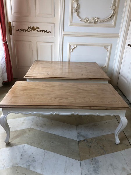Centre table of Louis XV dainty silhouette
