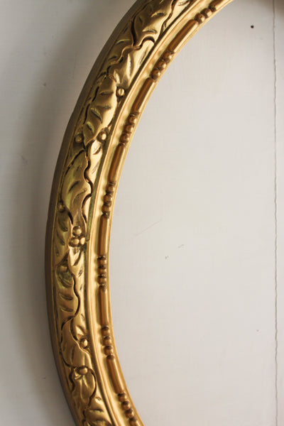 Belle Epoque style oval frame with bow