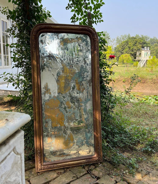 Antique style transitional frame