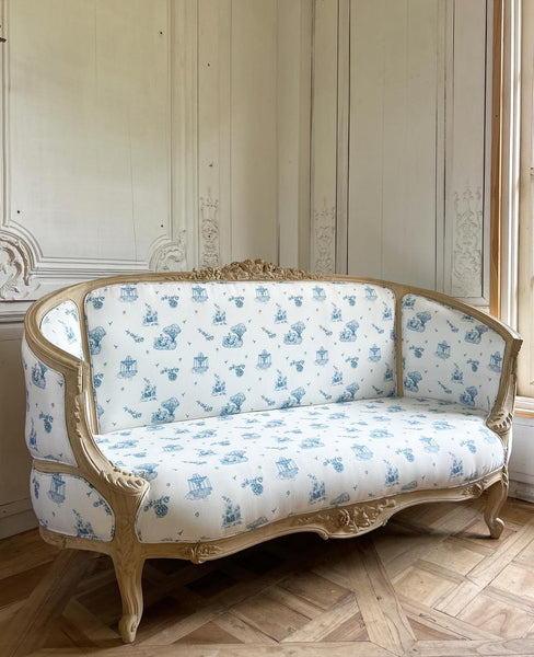 Country style Petite Louis XV Sofa~