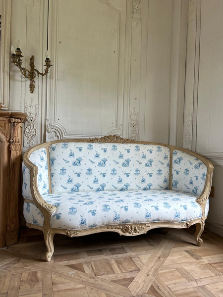 Country style Petite Louis XV Sofa~