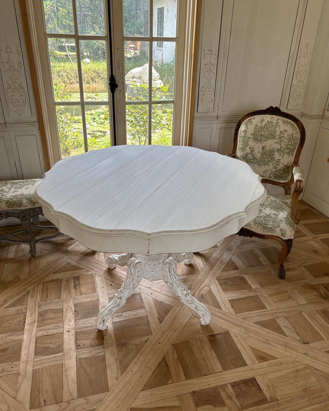 Provençal dining table