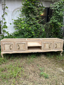 Louis XV vanity of Provençal elegance