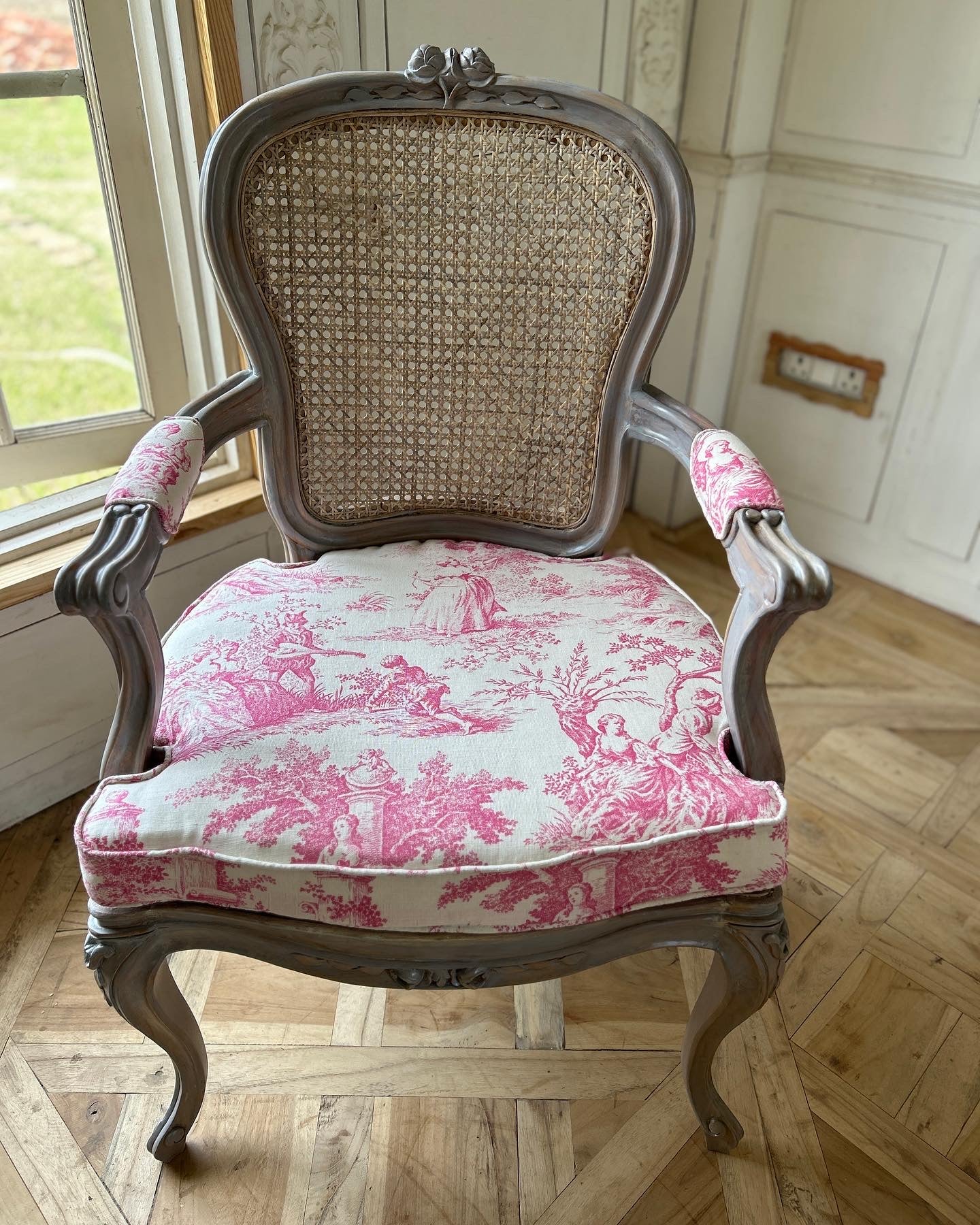 Elegant Country Louis XV Chair