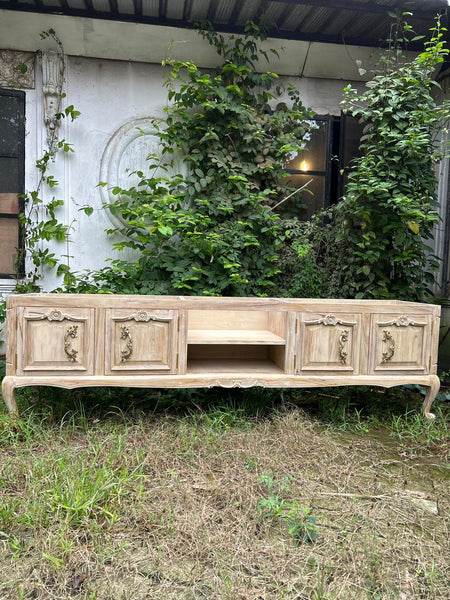 Louis XV vanity of Provençal elegance