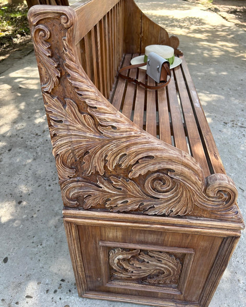 Pew bench inspired by a chapel