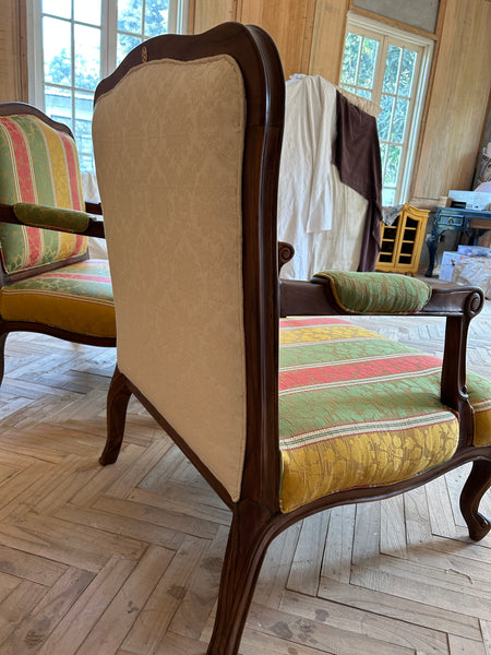 Elegant Louis XV Fauteuils
