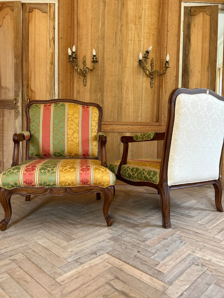 Elegant Louis XV Fauteuils