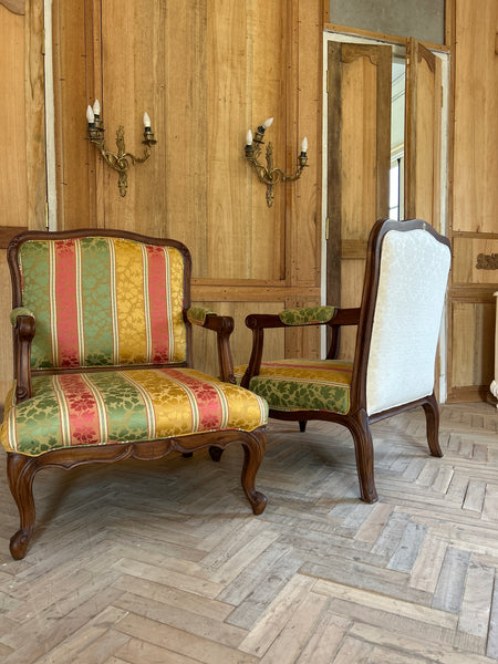 Elegant Louis XV Fauteuils