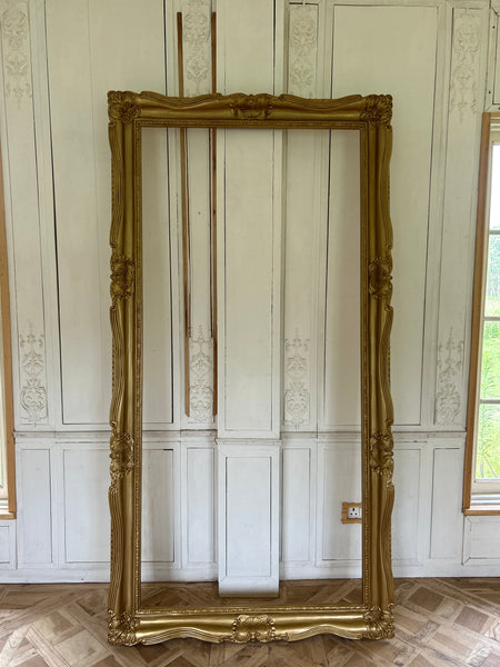 Oversized Louis XV frame with dramatic silhouette
