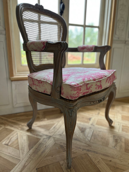 Elegant Country Louis XV Chair
