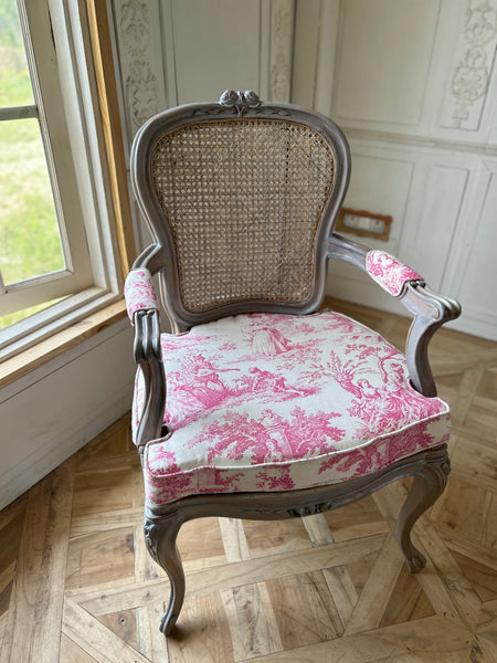 Elegant Country Louis XV Chair