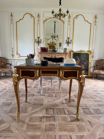 Louis XV exceptional classic desk ~