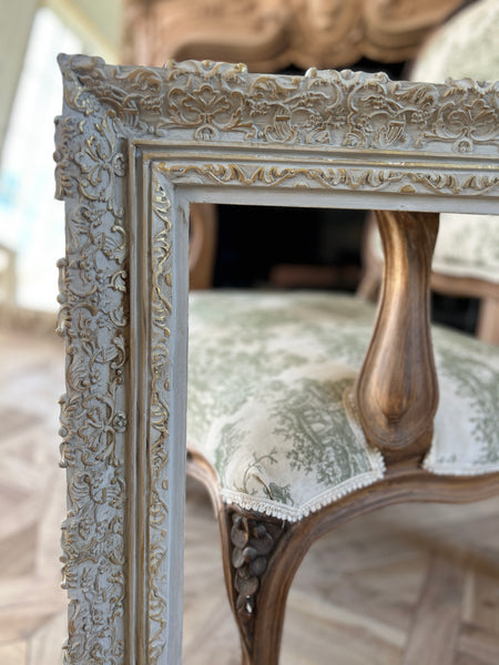 Frame inspired by an Old Painting