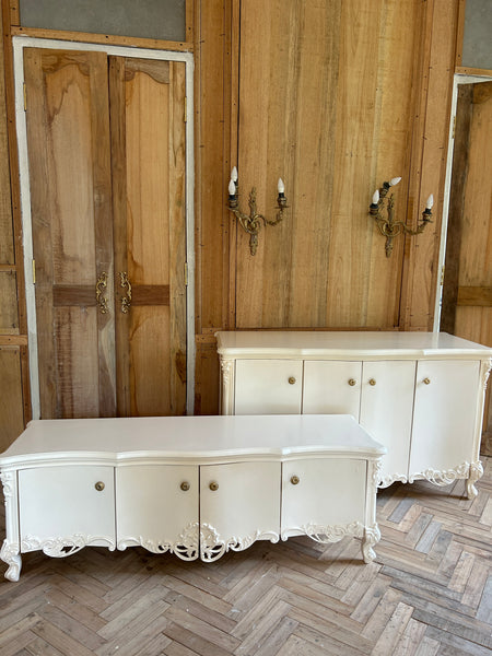 Commode with exceptional storage