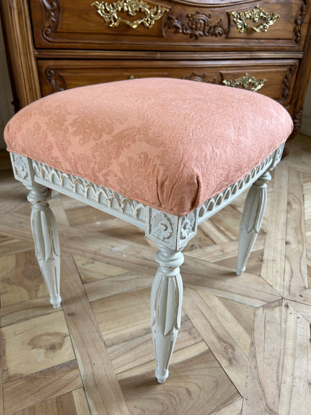 Louis XVI ottoman of Provençal style