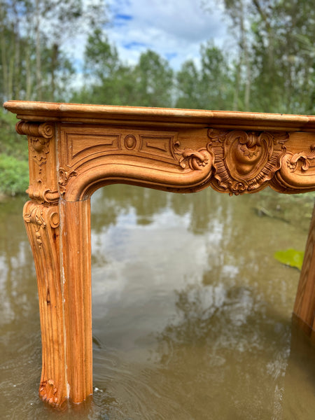 Exclusive Mantle in the style of Louis XV