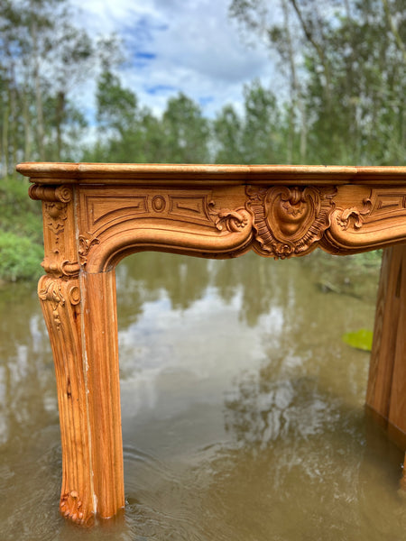 Exclusive Mantle in the style of Louis XV