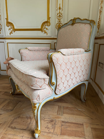 Louis XV Bergère in subtle grey~