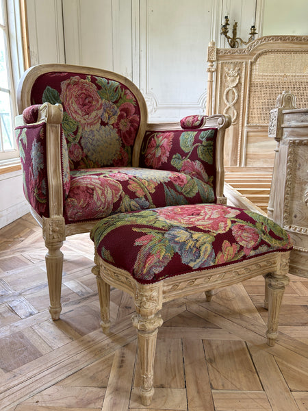 Elegant Louis XVI Bergere with a Ottoman