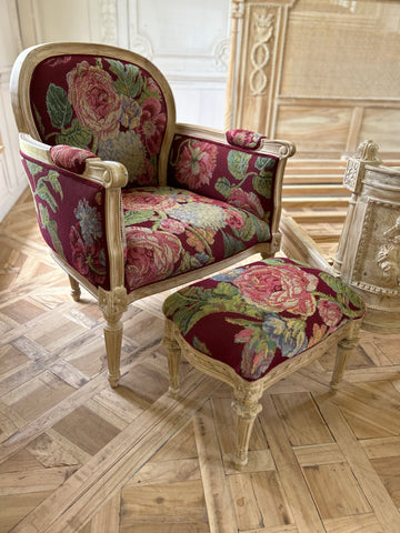 Elegant Louis XVI Bergere with a Ottoman