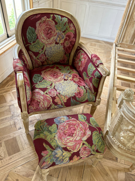 Elegant Louis XVI Bergere with a Ottoman