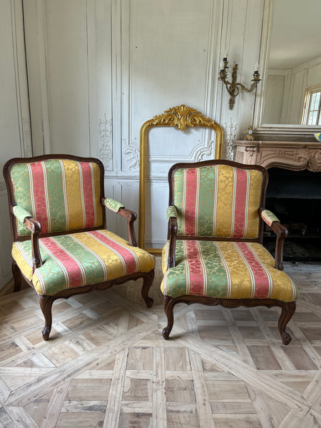 Elegant Louis XV Fauteuils