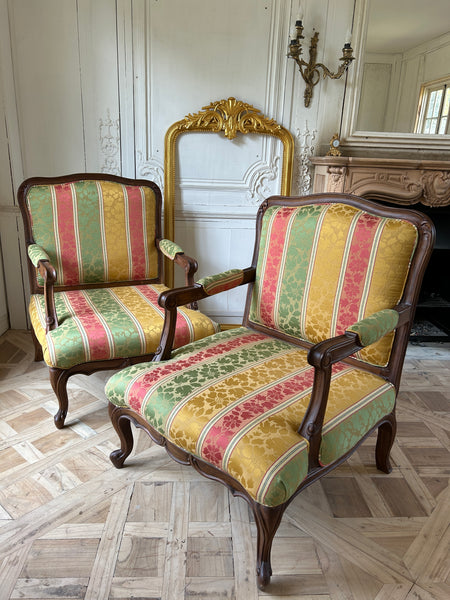 Elegant Louis XV Fauteuils