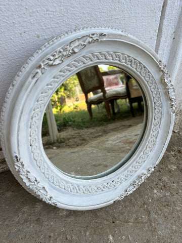 Louis XVI round frame