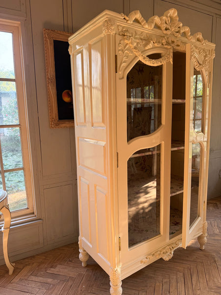 Louis XVI armoire with unfurling ribbon~