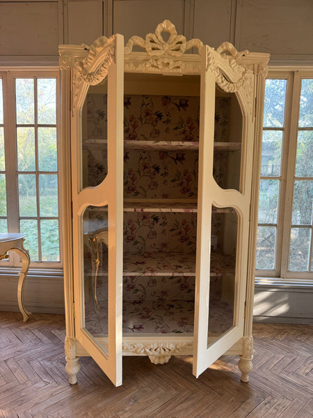 Louis XVI armoire with unfurling ribbon~