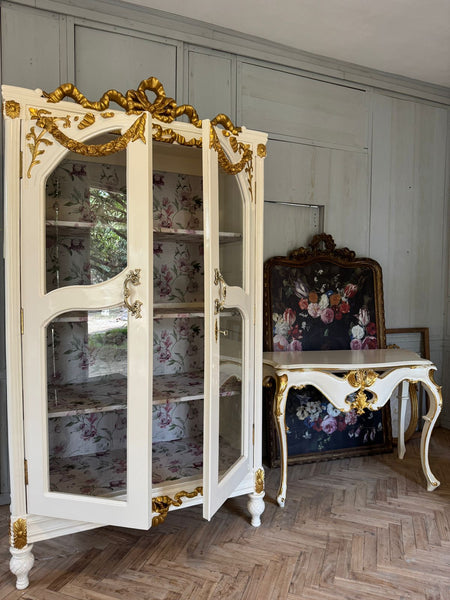 Louis XVI armoire with unfurling ribbon~