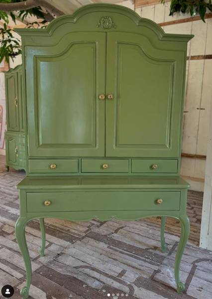 Louis XV sleek Armoire~
