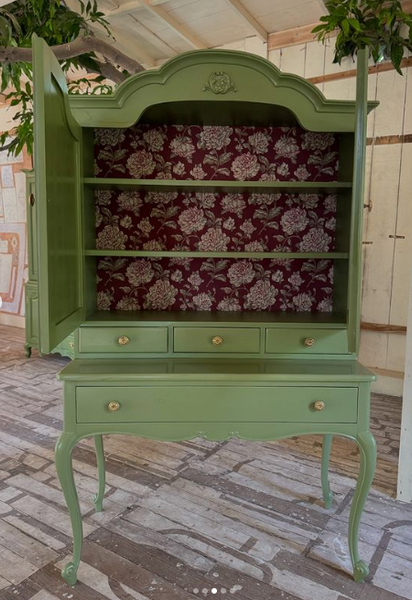 Louis XV sleek Armoire~