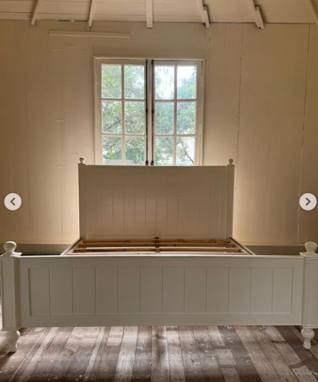 Minimal Louis XVI bed~