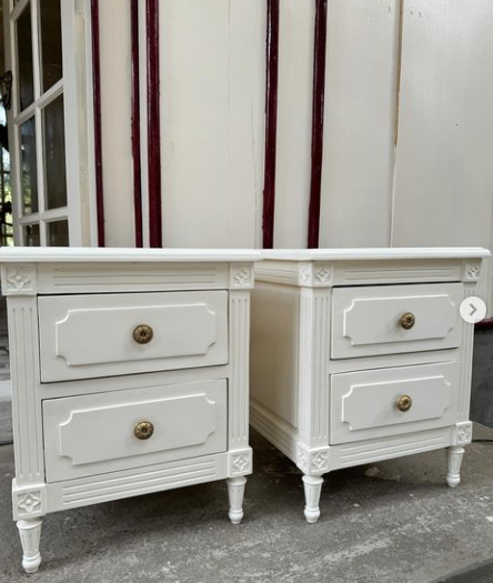 Elegant Louis XVI night stand ~