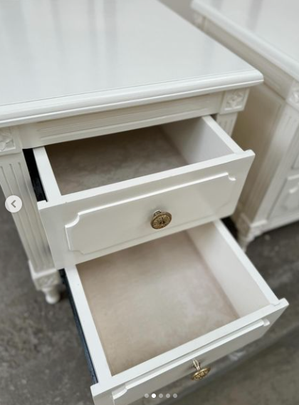 Elegant Louis XVI night stand ~