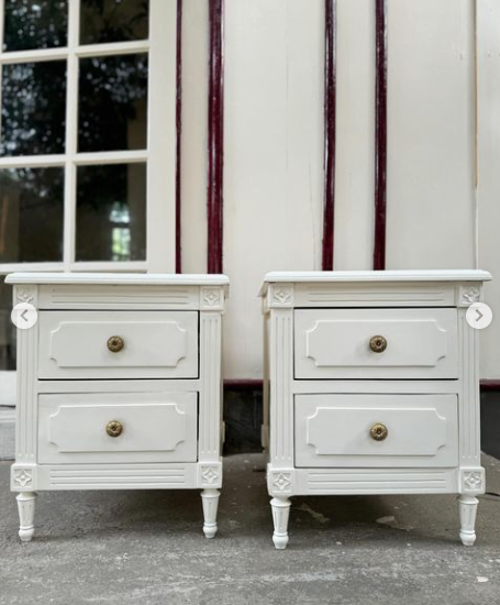 Elegant Louis XVI night stand ~