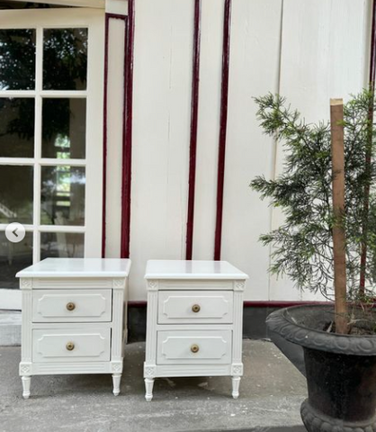Elegant Louis XVI night stand ~