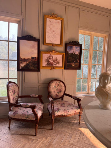 Classic Louis XVI fauteuil~