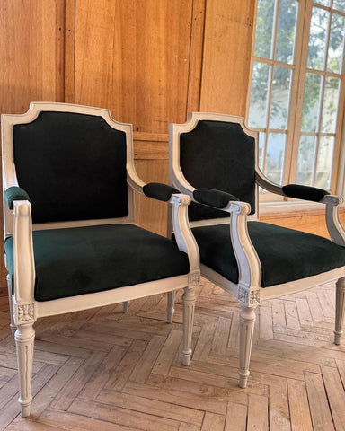 Elegant Louis XVI fauteuils~