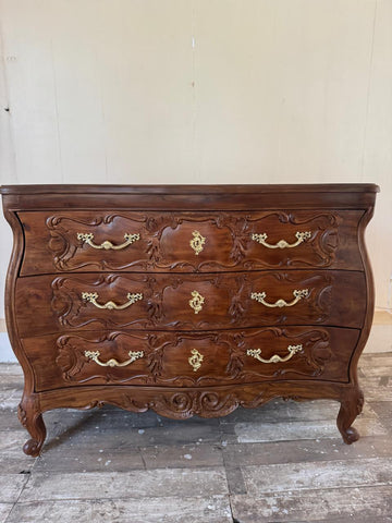 Classic Louis XV commode in walnut~