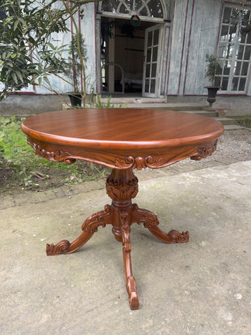 Petite centre table~
