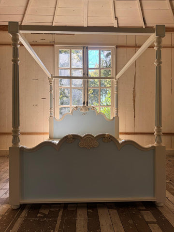 Elegant Four poster bed with Cherubs~
