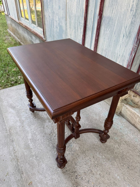 Elegant side table in chestnut~