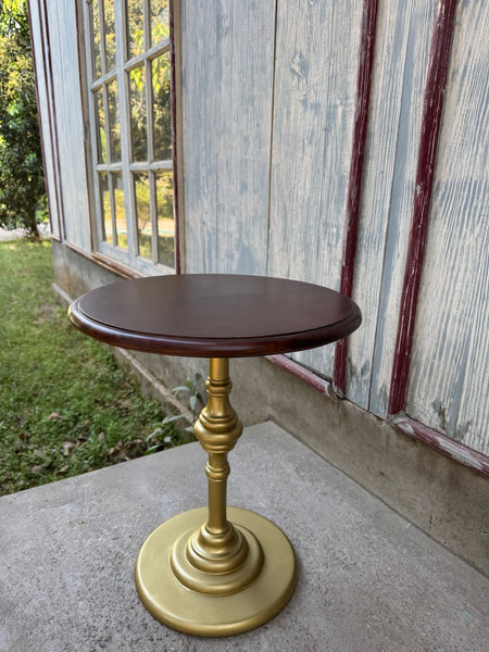 Subtle fluted side table~