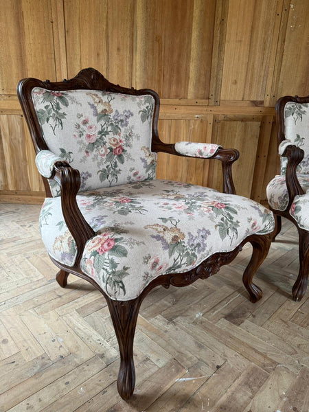Louis XV fauteuil with naturalistic motif ~