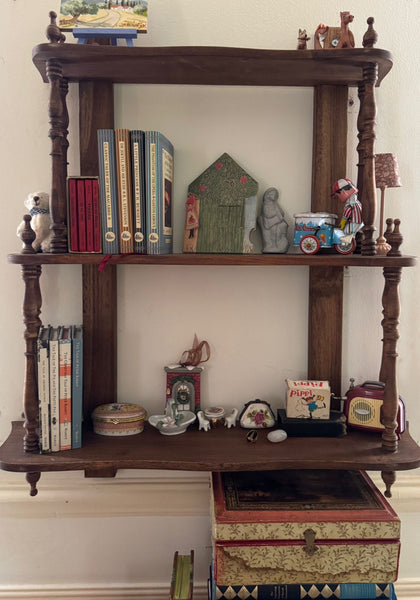 Delicate Wall shelf étagère ~